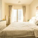 Deluxe Apartment With Lake View